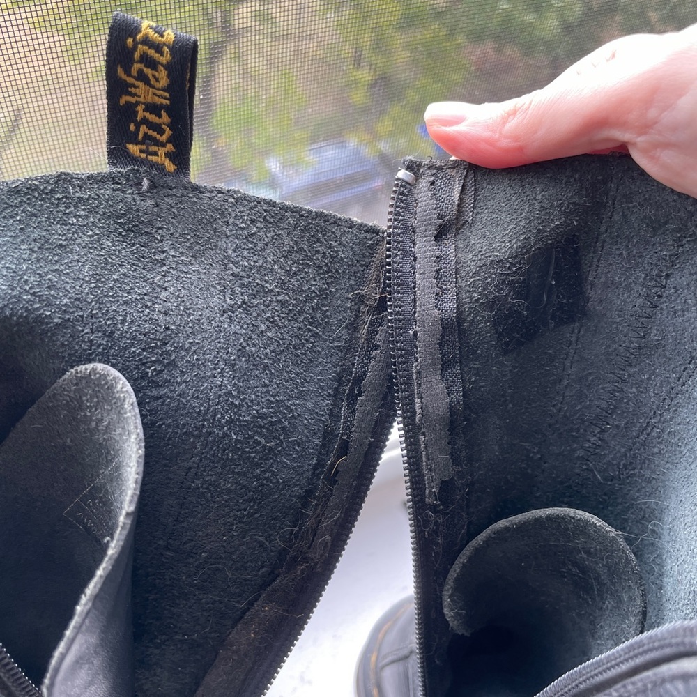 Vintage Dr. Martens Black Boots 1B99 VIRGINIA LEATHER MID CALF 14 hole - Picture 10 of 12